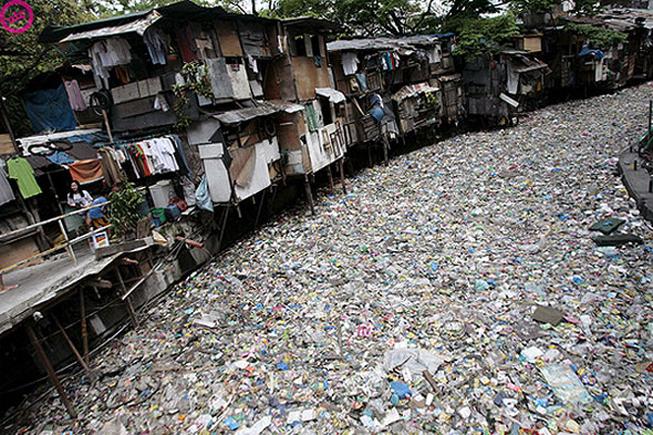 Creek in Manilla, Philippines, March 01 2009. Photo: Francis R. Malasig